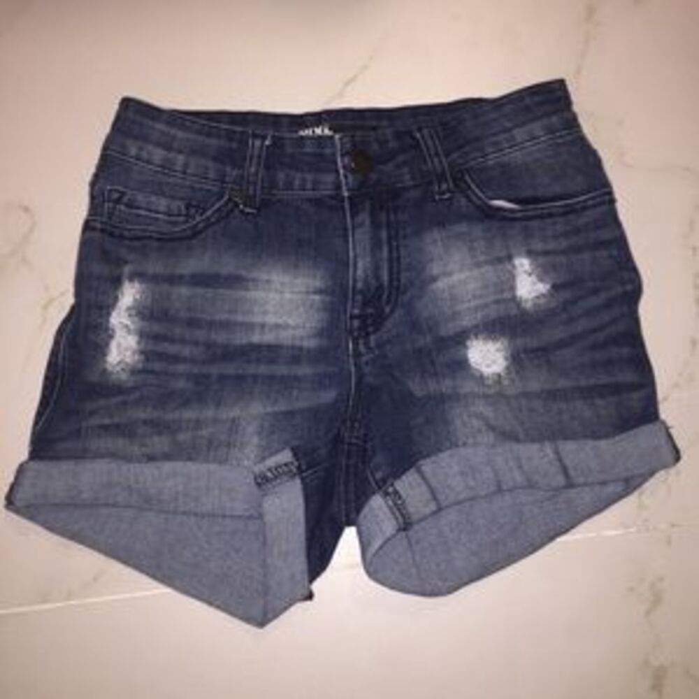 Urban outfitters BDG Jean shorts in size 27.